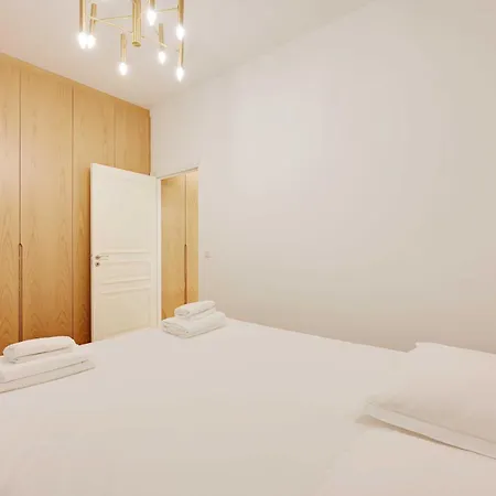 Superb With Terrace 2br 4p Trocadero