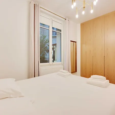 Superb With Terrace 2br 4p Trocadero Apartment *