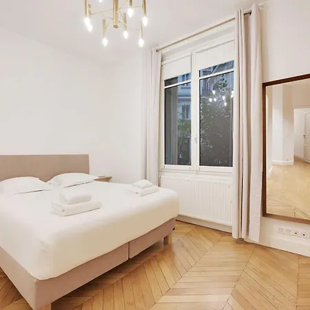 Superb With Terrace 2br 4p Trocadero Appartamento