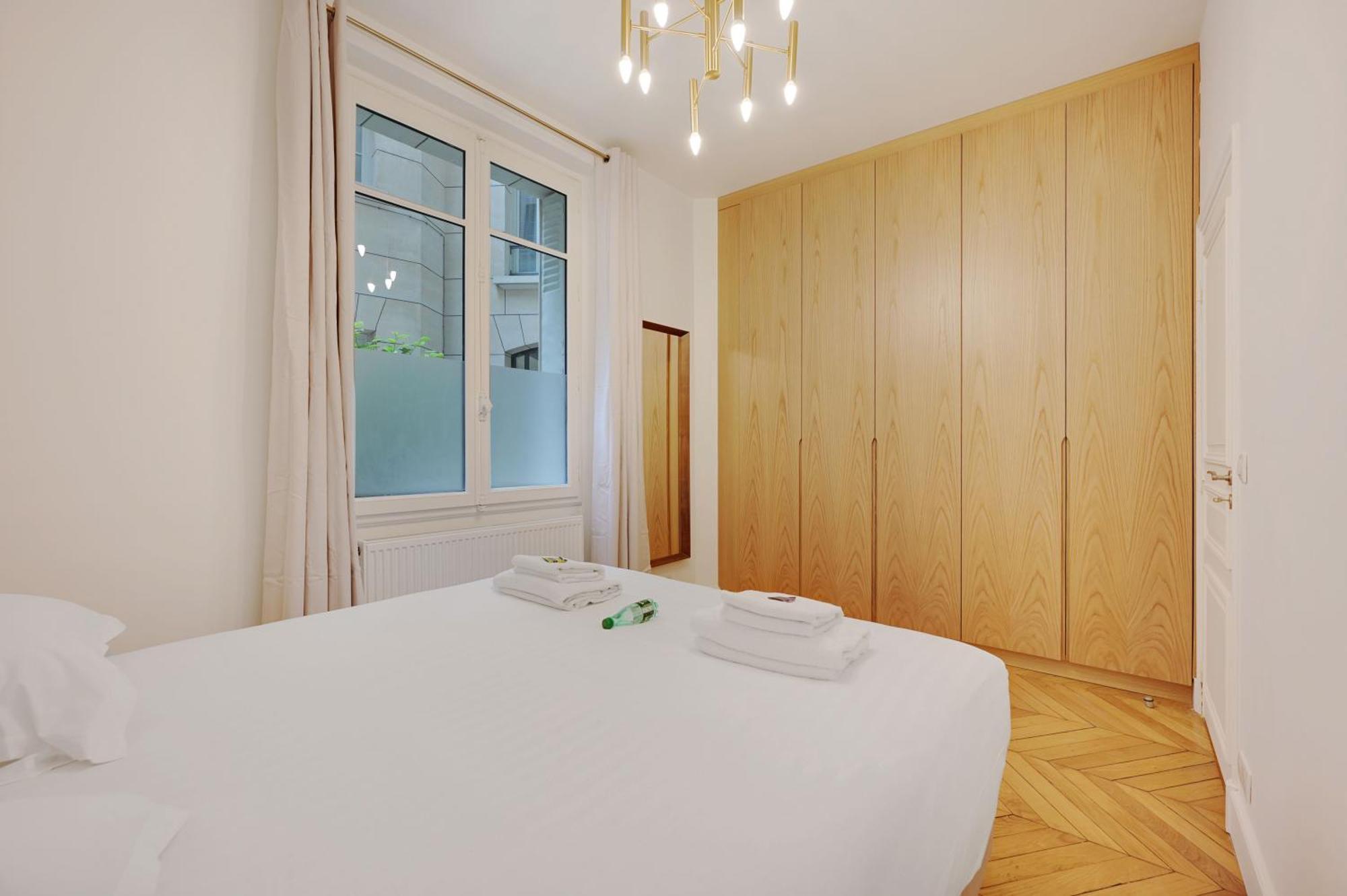 Superb With Terrace 2br 4p Trocadero *